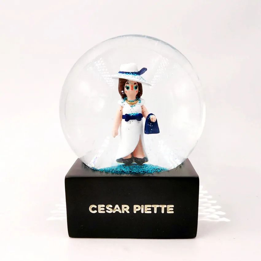 CESAR PIETTE - The Modern Lady Snow Globe, 2020